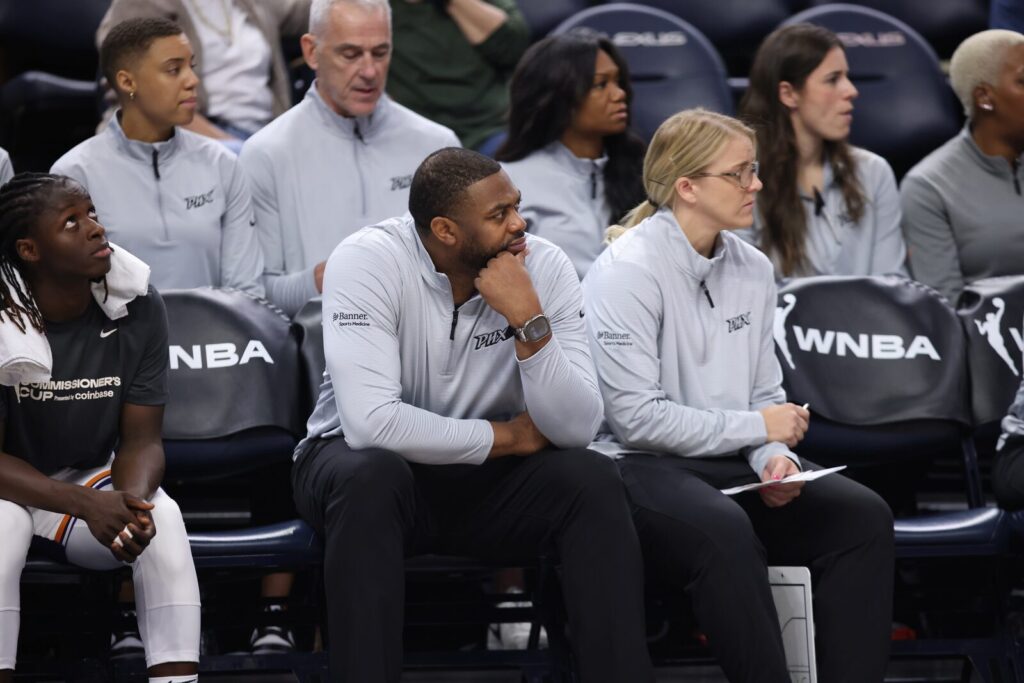 WNBA action between the Minnesota Lynx and Phoenix Mercury