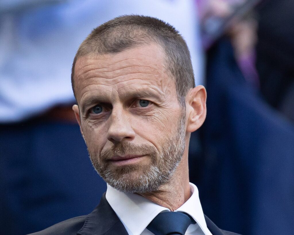 UEFA president Aleksander Ceferin in a dark suit, close-up portrait (Foto de arquivo: Aleksander Ceferin, presidente da UEFA, em maio de 2019.) (Foto de arquivo: Aleksander Čeferin, presidente da UEFA, em maio de 2019.)